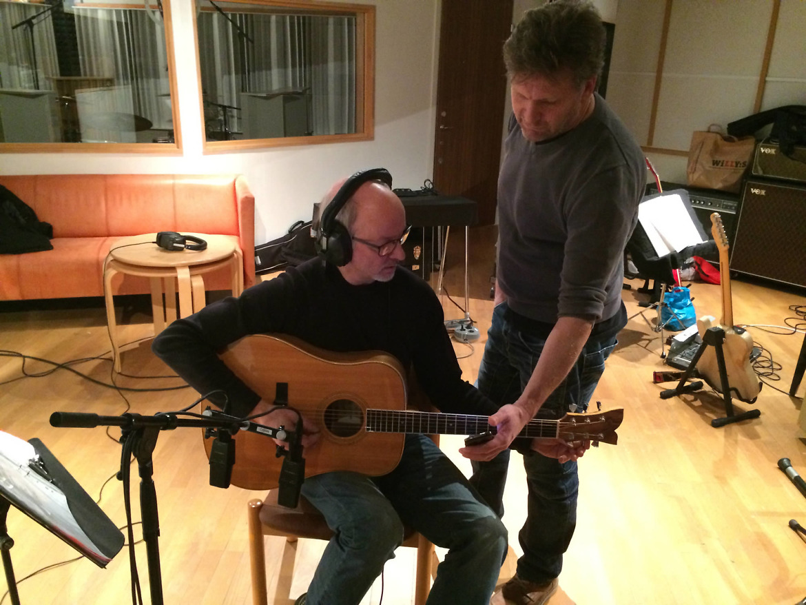 Four Leaf Clover stämning av akustisk gitarr