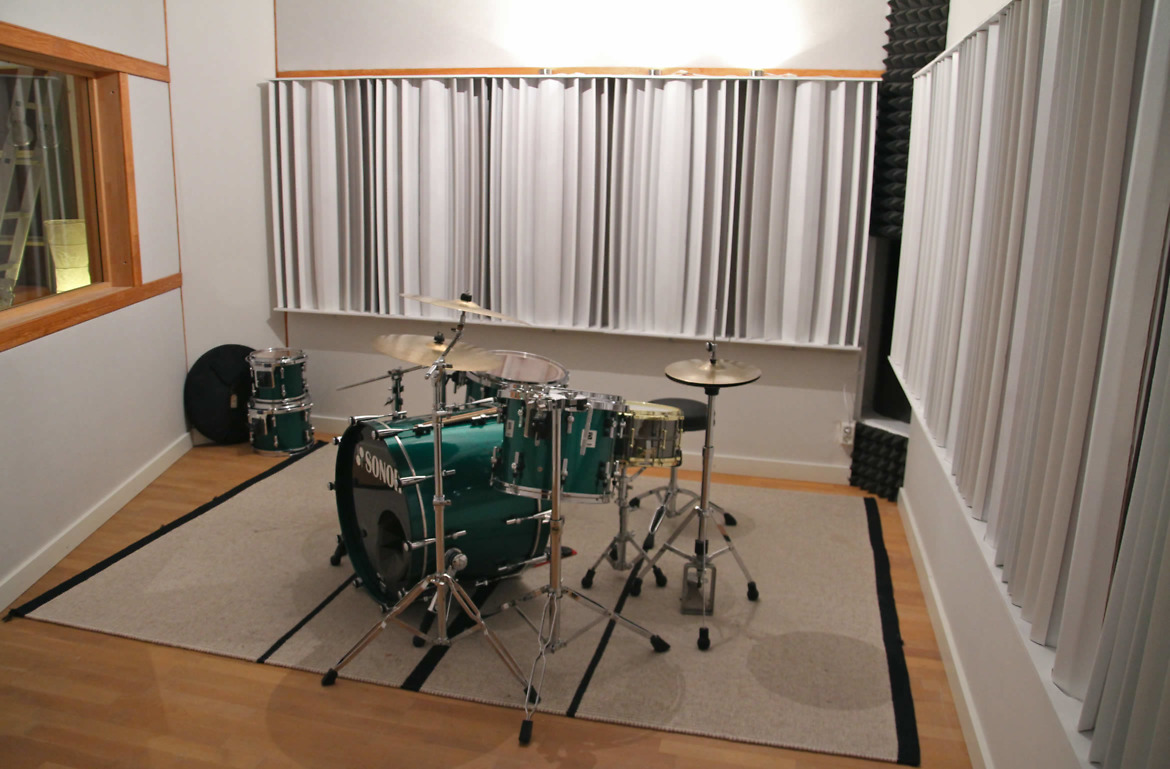 Studio för inspelning i isobås för trummor
